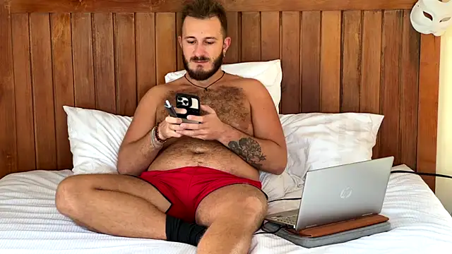 mrmaxiy online show from May 25, 2026, 7:47 am
