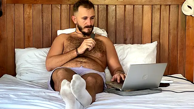 Snapshot of mrmaxiy chatting on July 8, 2026, 8:19 am mrmaxiy online show from July 8, 2026, 8:19 am