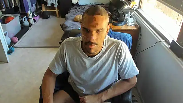 CassiusJohnson online show from April 15, 2026, 2:07 am