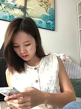 Mile-m online show from May 21, 2026, 3:02 am