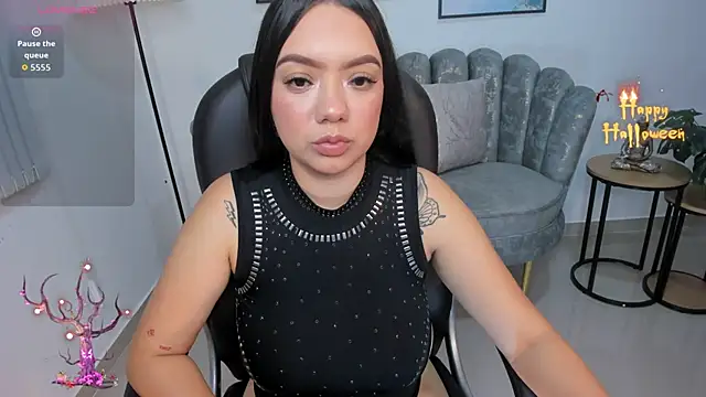 Liilylux online show from October 15, 2025, 4:01 am