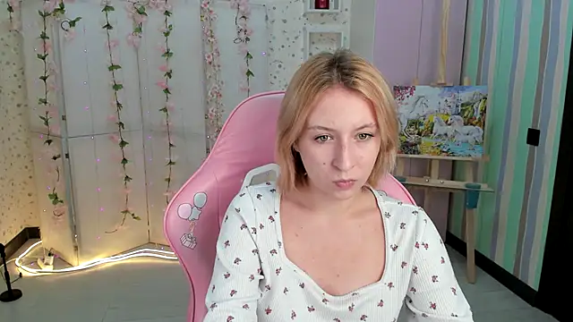 Emma Garcias online show from October 15, 2025, 12:05 pm