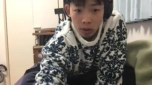 aooya online show from December 14, 2025, 9:52 pm