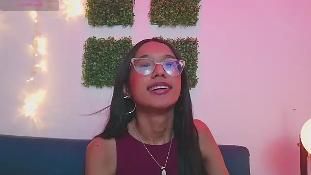 luna valen online show from February 11, 2026, 9:53 pm