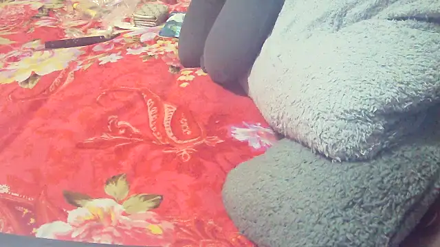 Playful MILF Demi online show from December 3, 2025, 7:45 pm