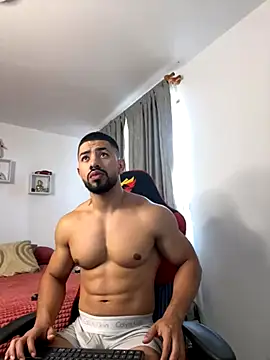 Ezzio Scolaro online show from November 12, 2025, 12:16 pm