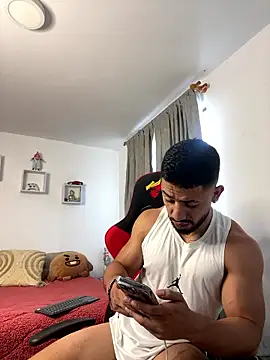 Ezzio Scolaro online show from January 16, 2026, 7:51 pm