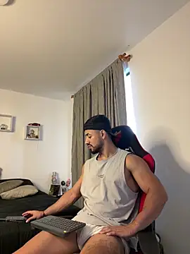 Ezzio Scolaro online show from March 13, 2026, 10:27 pm