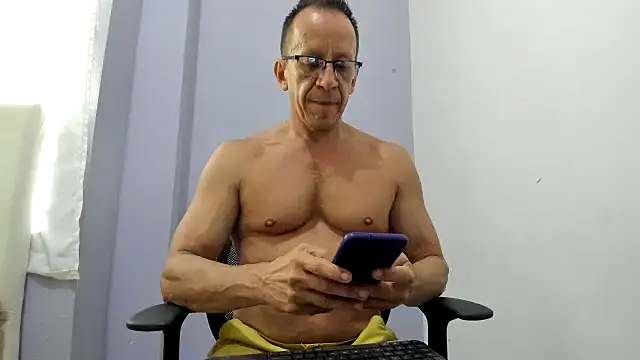  axelking  online show from March 10, 2026, 11:37 am