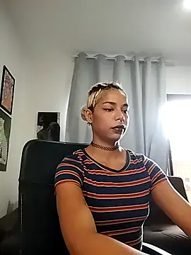 Helenoir online show from April 2, 2026, 12:14 pm