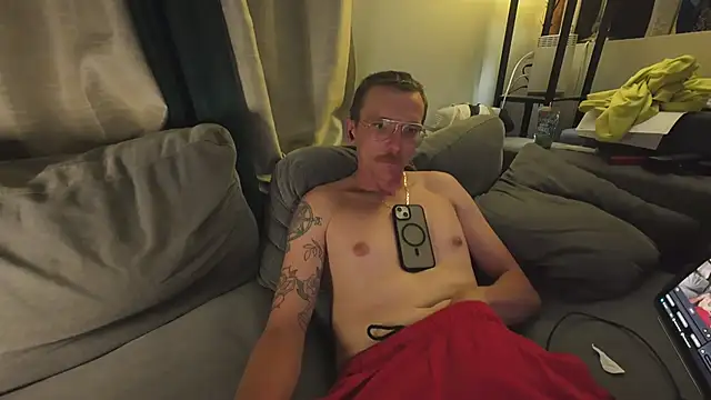 AverageMaleJay online show from June 17, 2026, 2:36 am