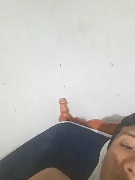 Snapshot of Elkiler72027 chatting on October 6, 2025, 4:54 am Elkiler72027 online show from October 6, 2025, 4:54 am