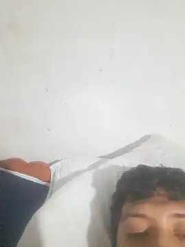 Snapshot of Elkiler72027 chatting on October 7, 2025, 6:54 am Elkiler72027 online show from October 7, 2025, 6:54 am