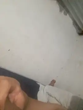 Snapshot of Elkiler72027 chatting on October 10, 2025, 9:03 pm Elkiler72027 online show from October 10, 2025, 9:03 pm