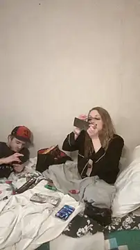 Snapshot of amandatheblondewife chatting on January 18, 2026, 4:05 am amandatheblondewife online show from January 18, 2026, 4:05 am