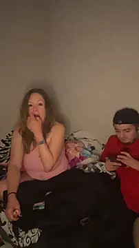 Snapshot of amandatheblondewife chatting on February 17, 2026, 10:23 am amandatheblondewife online show from February 17, 2026, 10:23 am