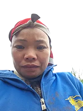 miomio-12 online show from November 20, 2025, 1:28 am