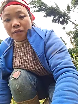 miomio-12 online show from November 21, 2025, 1:37 am