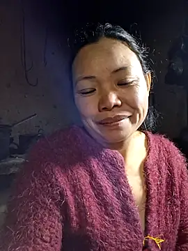 miomio-12 online show from November 27, 2025, 1:02 pm