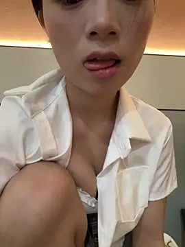 qingzi1218 online show from April 5, 2026, 5:48 am