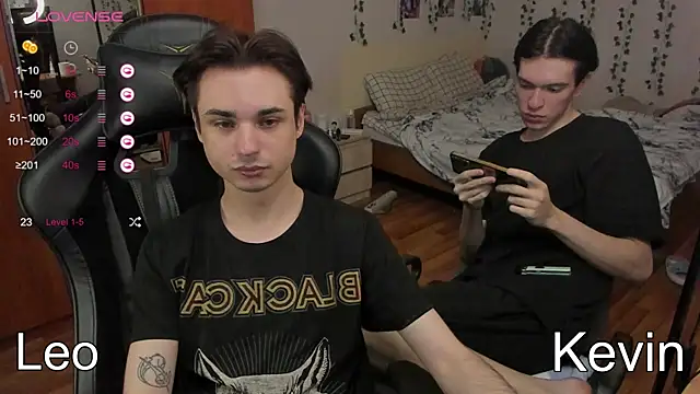 Snapshot of twink_boysss chatting on October 19, 2025, 3:01 pm twink boysss online show from October 19, 2025, 3:01 pm