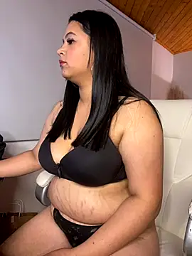 Emmi boobs online show from October 11, 2025, 3:28 am