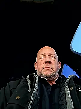 Snapshot of moonbeam37 chatting on December 15, 2025, 2:43 pm moonbeam37 online show from December 15, 2025, 2:43 pm