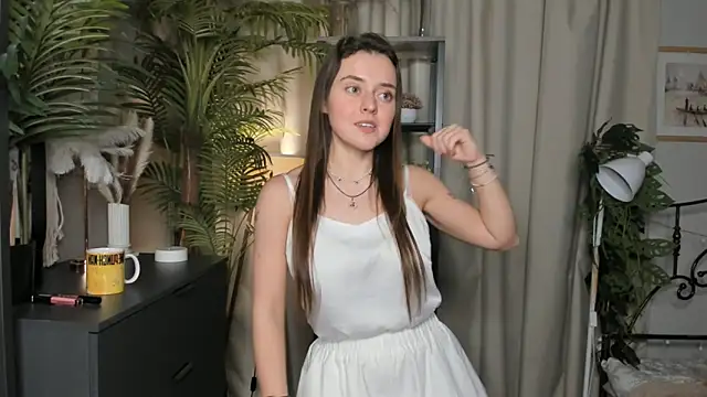 ThelmaJusto online show from October 27, 2025, 3:49 pm