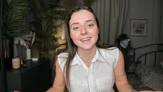 ThelmaJusto online show from November 2, 2025, 2:19 pm