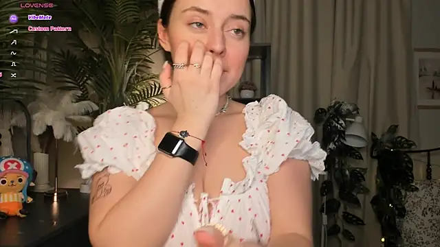 ThelmaJusto online show from March 8, 2026, 3:49 pm