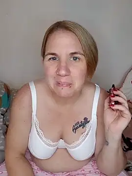 LaceyWestxx online show from November 12, 2025, 6:08 pm