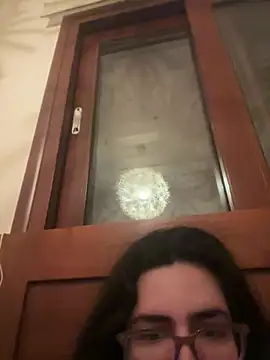 luciamaria01 online show from May 17, 2026, 9:55 pm