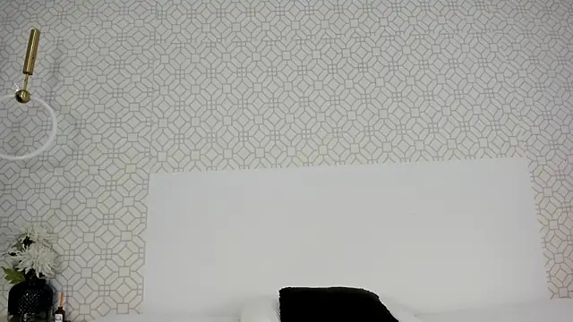 MarcelaCortes online show from April 8, 2026, 9:37 pm