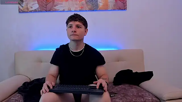 Leoo Miller online show from October 21, 2025, 8:20 pm