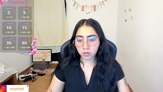 Snapshot of LoveLyy- chatting on June 7, 2026, 12:04 am LoveLyy- online show from June 7, 2026, 12:04 am