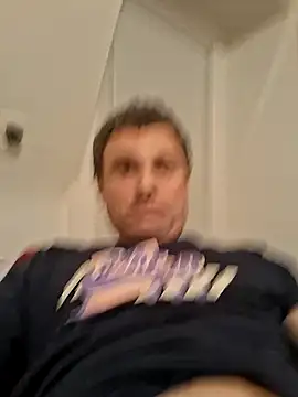 Snapshot of jfro553 chatting on April 7, 2026, 4:57 am jfro553 online show from April 7, 2026, 4:57 am