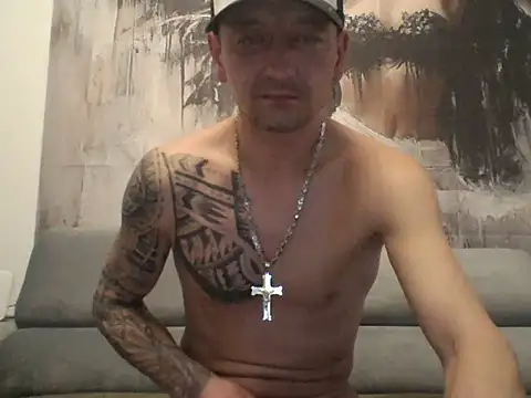 Chiefmarcin1234 online show from February 8, 2026, 7:23 am
