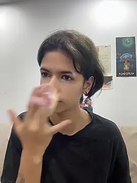 sukulaurens online show from July 12, 2026, 1:40 am