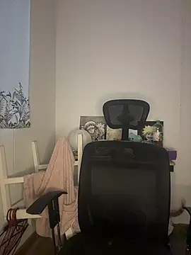 sukulaurens online show from July 23, 2026, 4:10 am