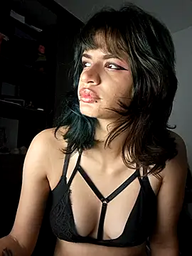 sukulaurens online show from August 5, 2026, 3:53 am