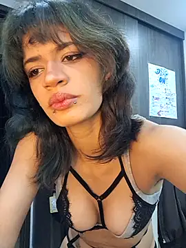 sukulaurens online show from August 6, 2026, 4:36 am