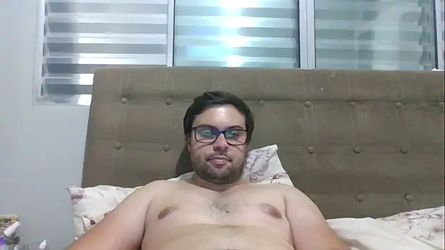 CasalManeiro25 online show from October 21, 2025, 11:38 pm