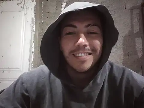 Snapshot of Lucius-08 chatting on October 5, 2025, 10:51 pm Lucius-08 online show from October 5, 2025, 10:51 pm