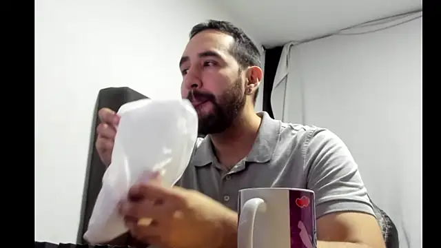 coolfriki online show from February 12, 2026, 10:49 pm