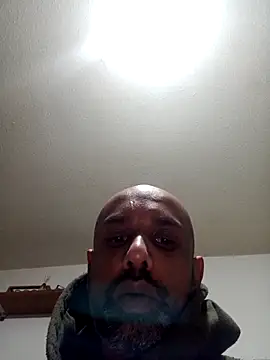 T1T012 online show from April 4, 2026, 1:59 am