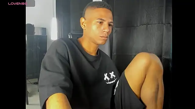 Snapshot of Latin_Boy420 chatting on October 22, 2025, 4:24 am Latin Boy420 online show from October 22, 2025, 4:24 am