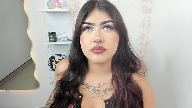 Snapshot of hollycute__ chatting on July 18, 2026, 10:57 pm hollycute online show from July 18, 2026, 10:57 pm