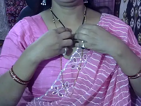 Snapshot of sunita_3 chatting on November 16, 2025, 7:36 am sunita 3 online show from November 16, 2025, 7:36 am