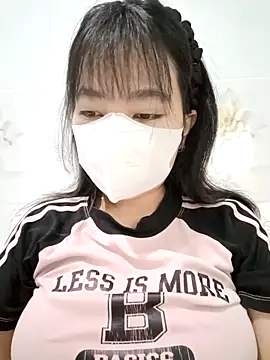 Snapshot of Xuka203 chatting on November 20, 2025, 12:33 am Xuka203 online show from November 20, 2025, 12:33 am