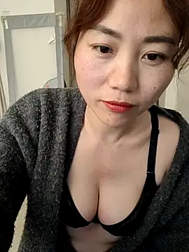 nini10052025 online show from February 28, 2026, 12:28 pm